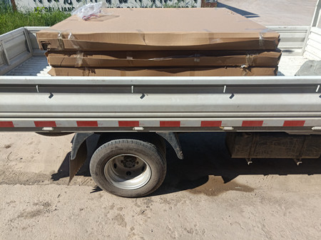 陜西的6副室外SMC乒乓球臺(tái)發(fā)走